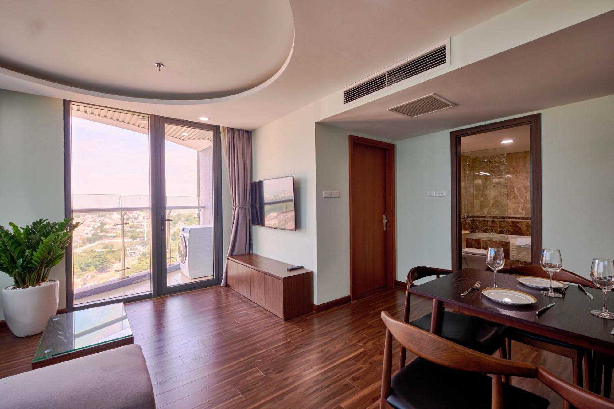 Netland Westlake Legacy Suites Ханой Экстерьер фото