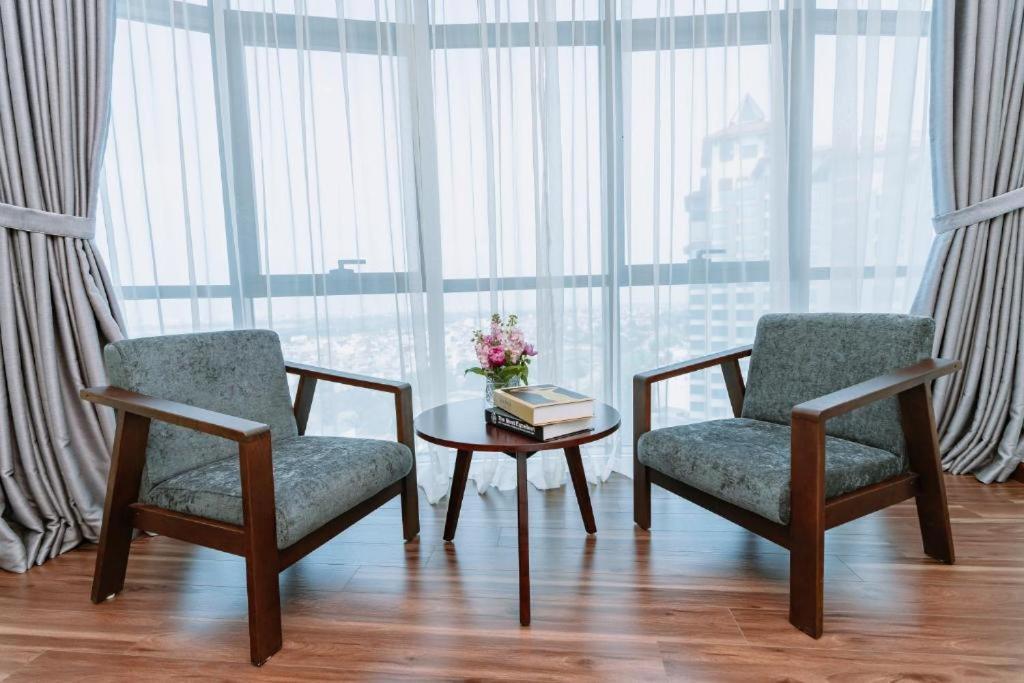 Netland Westlake Legacy Suites Ханой Экстерьер фото